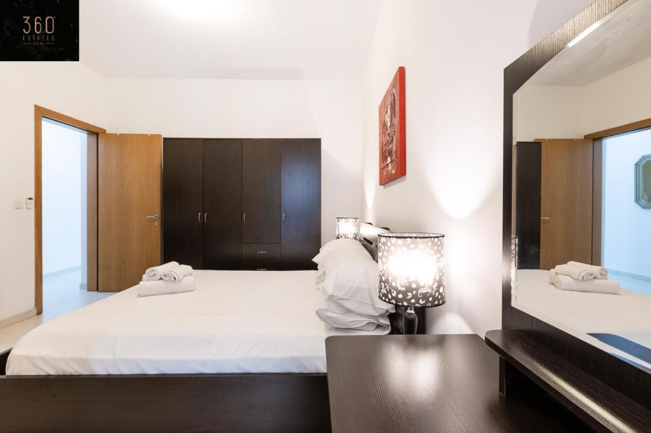 Centre Paceville Apt With Terrace, Bbq & Wifi By 360 Estates Saint Julian's 外观 照片